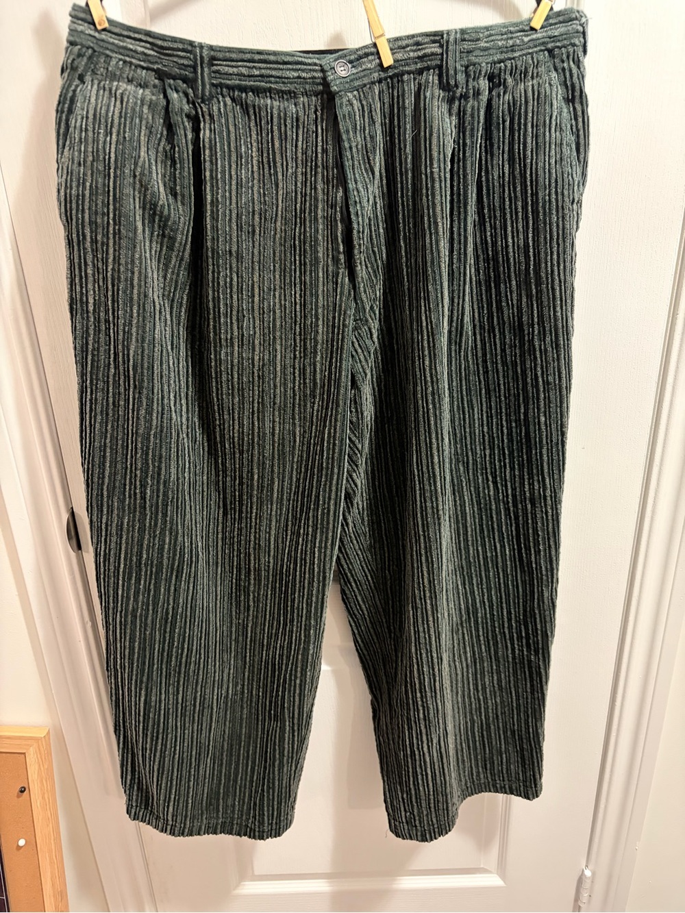 Men's Dark Green Wide-Rib Corduroy Trousers